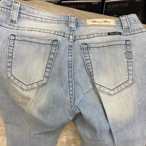 Miss Me Boyfriend Capris - Picture 2 of 4